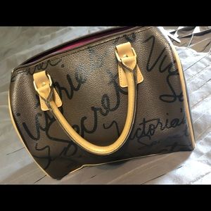 💕VS PINK Monogram Stripe Bag